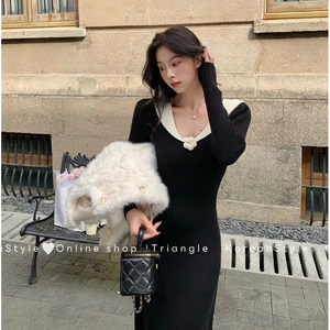 TRIANGLE - Lady knitted dress (Cân nhắc kỹ, returned is not welcomed) - Đầm len phối hoa phong cách Hàn Quốc cao cấp