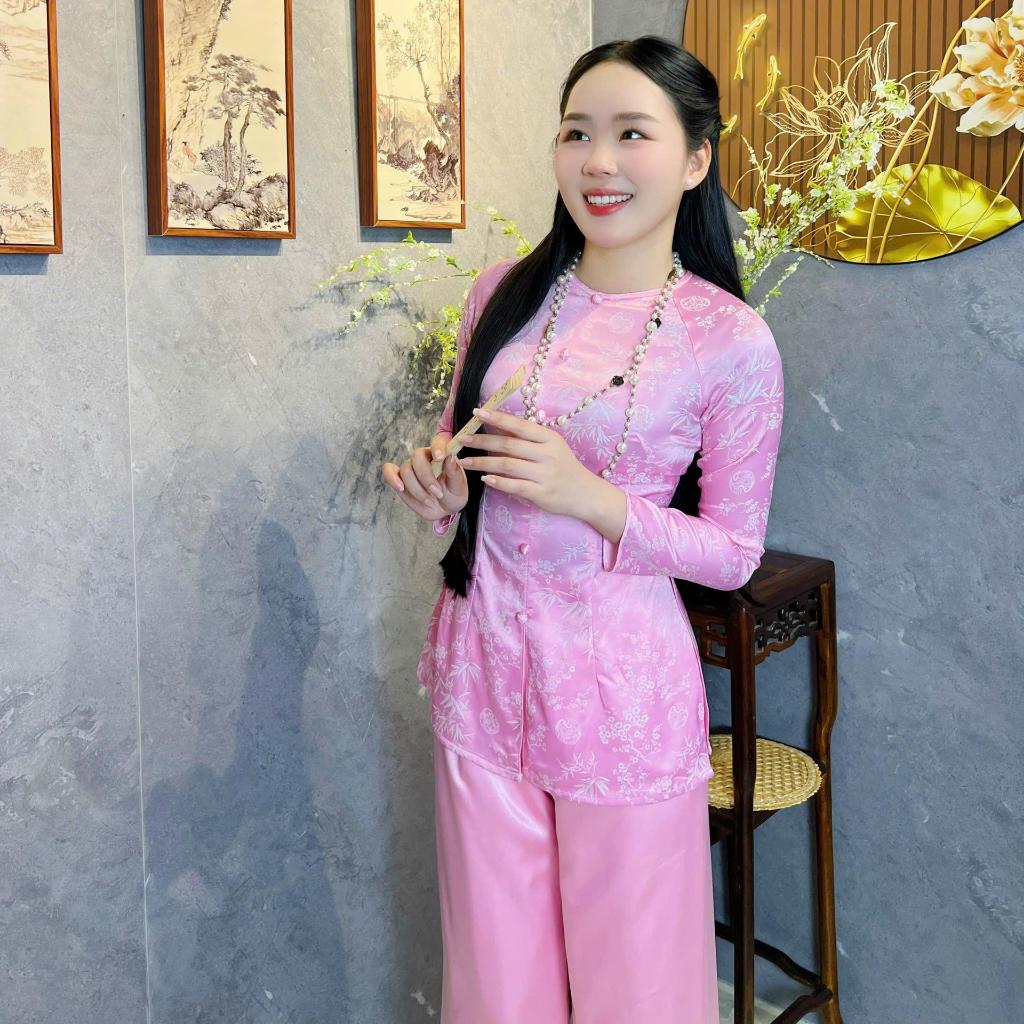 Hân Nguyễn Áo Bà Ba - B.A174 - Áo Bà Ba Gấm Đồng Tiền Lá Trúc Cổ Tròn Nút Bọc Nụ Dây Kéo (QUẦN NGỌC TRAI)