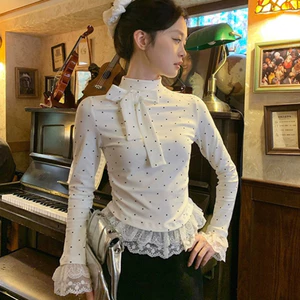 Áo Thun Nữ Cổ Lửng Chấm Bi Phối Ren, Tay Dài, Form Ôm, Màu Trắng