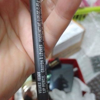 chì kẻ viền môi macs màu velvet teddy