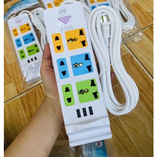 Ổ cắm điện đa năng dùng được cho các loại phích cắm 2 chấu 3 chấu