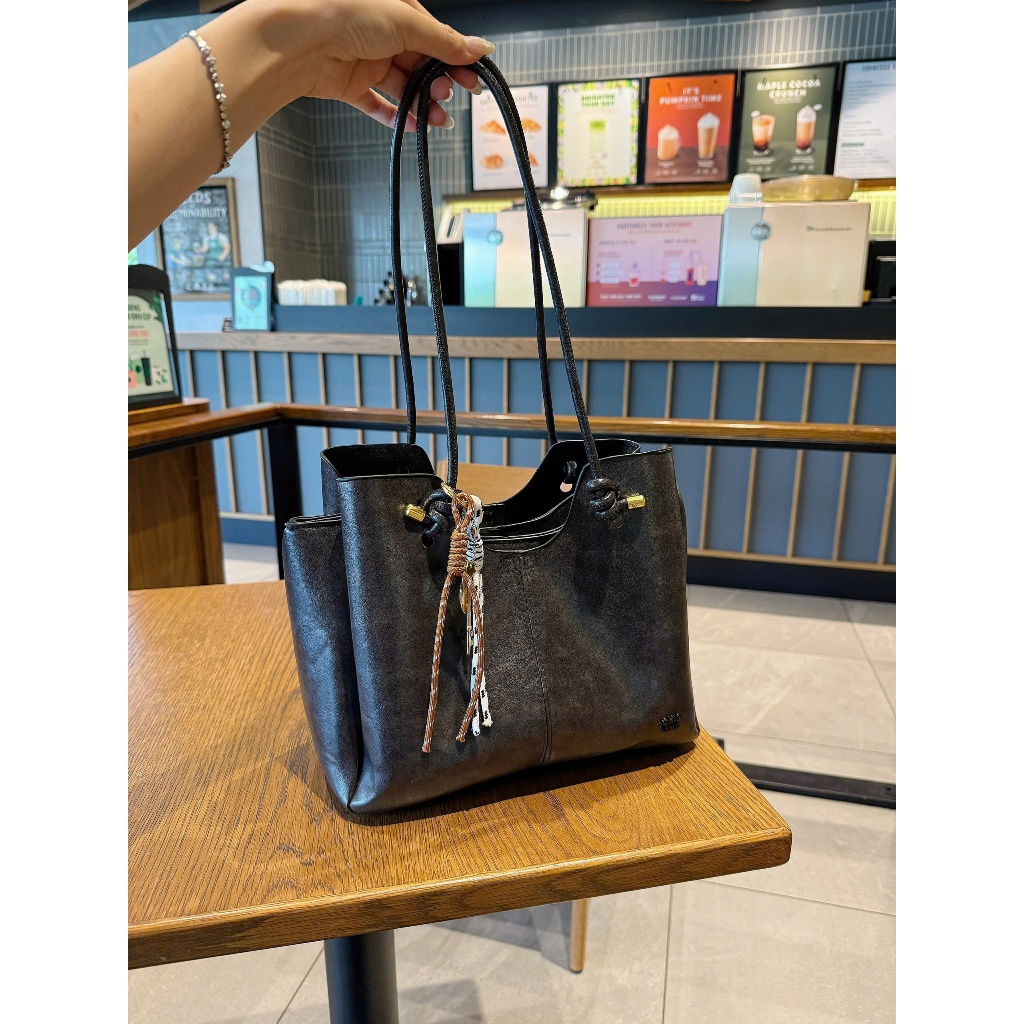 Túi xách công sở Chi.ô ba ngăn size 28cm tặng kèm charm đeo vai đi làm đi chơi siêu xinh