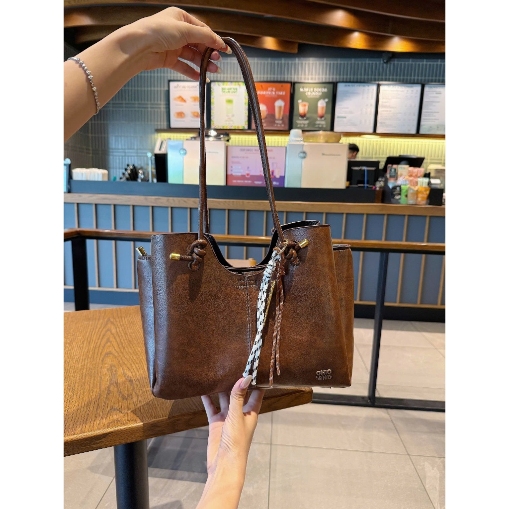 Túi xách công sở Chi.ô ba ngăn size 28cm tặng kèm charm đeo vai đi làm đi chơi siêu xinh