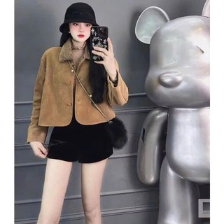 Áo khoác da lộn phối cổ lông dáng cổ bẻ form ngắn mix cúc bọc cực xinh thu đông 2025 Aokhoacdalon1961