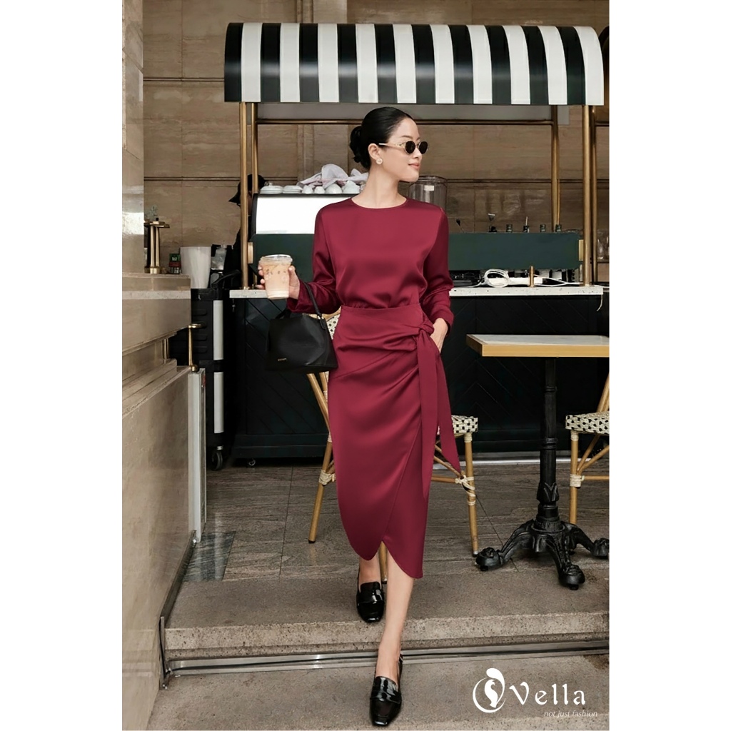 Áo sơ mi lụa màu đỏ đô tay cánh dơi dáng suông che bắp tay, dễ phối Vella VA25087