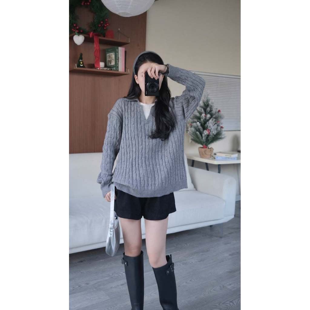 Áo len thừng cổ polo dài tay phối len trắng Nữ the.sweaterweather TSW