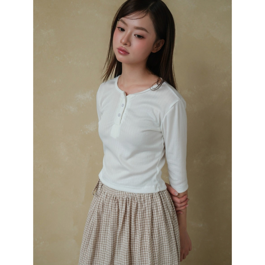 Áo thun nữ tay lỡ SONNA HI - phối cúc ngực, chất cotton mịn - BUTTON HALF SLEEVE TOP