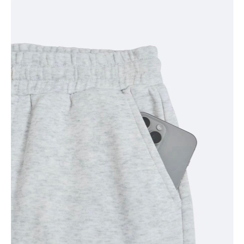 Quần Nỉ 2 Da Ống Suông in logo KM, Vải Dày Mịn, Phong Cách Menswear Trẻ Trung, Năng Động