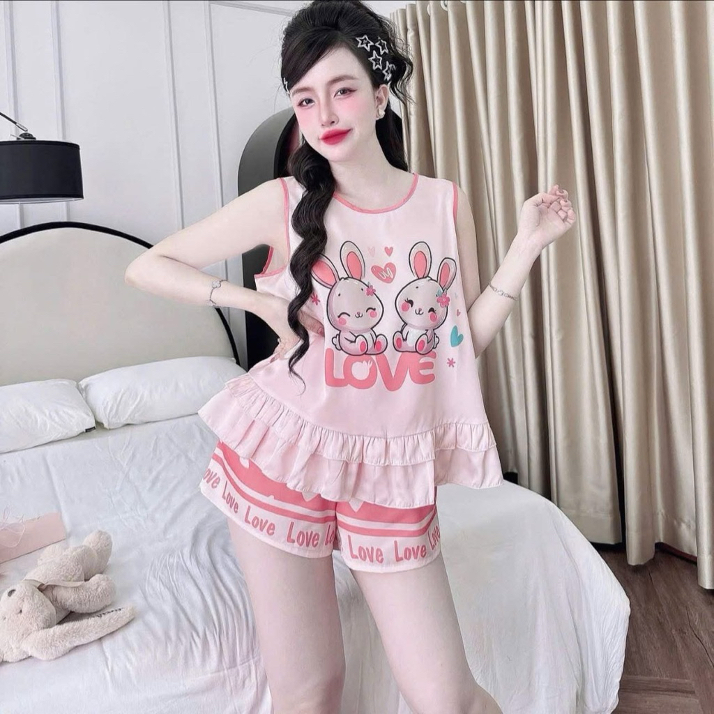 Bộ đùi mặc nhà thiết kế 2 tùng bèo, được may bằng vải latin mềm mát có size cho Chị em từ 40-72kg ạ!
