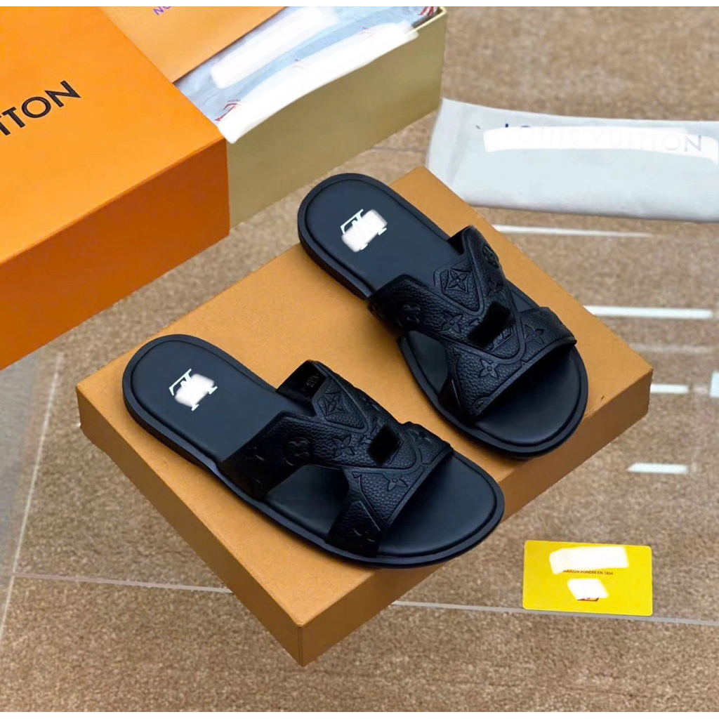 ⚡️[Hight Quality] Dép Lê Quai Ngang \/  Black Quai Da Full Box - Điểm Nhấn Quai Dập Chữ Nổi Bật Cao Cấp