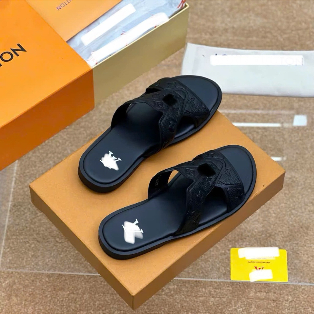 ⚡️[Hight Quality] Dép Lê Quai Ngang \/  Black Quai Da Full Box - Điểm Nhấn Quai Dập Chữ Nổi Bật Cao Cấp