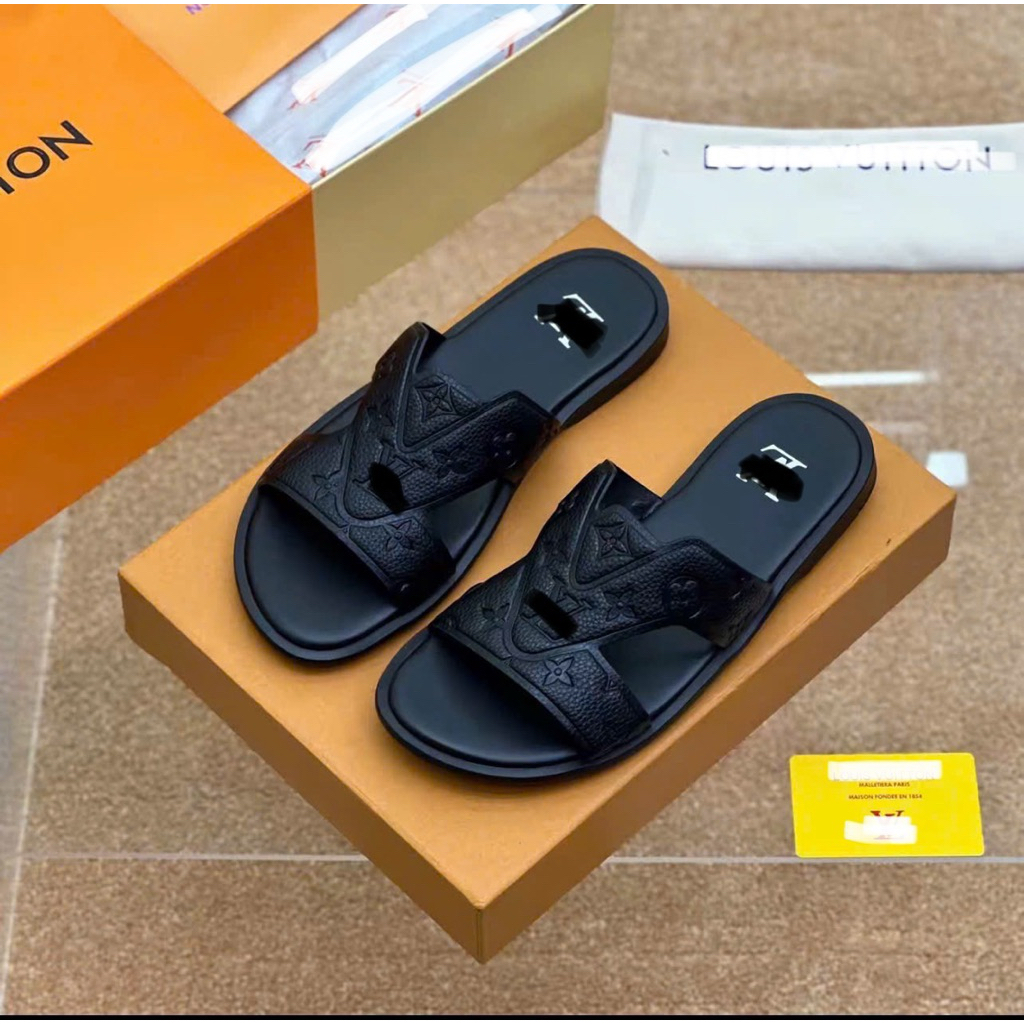 ⚡️[Hight Quality] Dép Lê Quai Ngang \/  Black Quai Da Full Box - Điểm Nhấn Quai Dập Chữ Nổi Bật Cao Cấp