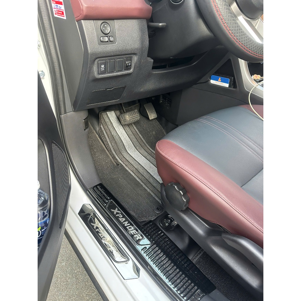 Thảm cước lót sàn ô tô Mitsubishi Xpander chuẩn form, cắt may theo xe bấm khuy ghế lái chuẩn nguyên zin xpander