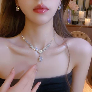 Vòng Cổ Đính Đá Hình Giọt Nước Phù Hợp Đi Tiệc Dành Cho Nữ DCDC01