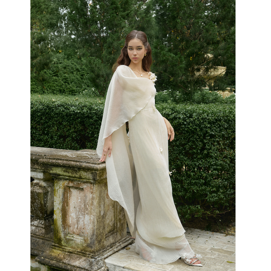 Đầm ELIAR vải dập li kèm áo choàng vai, hoa jasmine cài áo thủ công