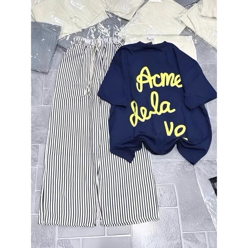 Sét quần áo nữ xinh xắn hottrend In nổi chữ vàng DELAVIE phối quần kẻ dọc siêu đẹp From rộng thoải mái hottrend 2026
