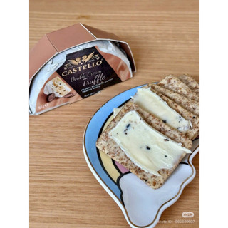 Phô mai Castelo Double Cream Truffle/Brie và Cracker các loại