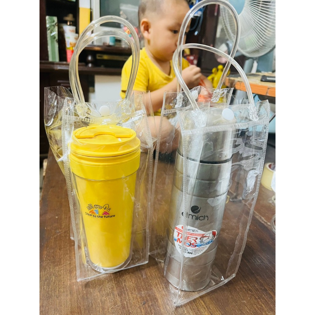 Túi Trong Suốt Đựng Bình Giữ Nhiệt Có Tay Cầm và nút cài bấm Tiện Lợi Kích Thước 25x10x10cm Nhựa PVC Cao Cấp