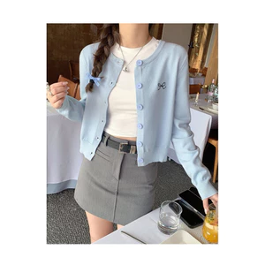 Áo cardigan nữ màu xám, dáng ngắn, len mềm cao cấp, thu đầu mùa 2025