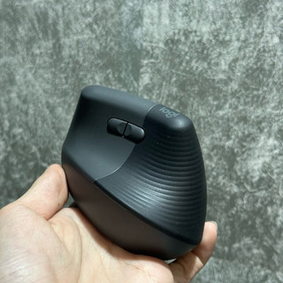 Chuột công thái học không dây Logitech Lift Vertical – Bluetooth | USB | Giảm ồn | Windows / macOS - NEW NOBOX