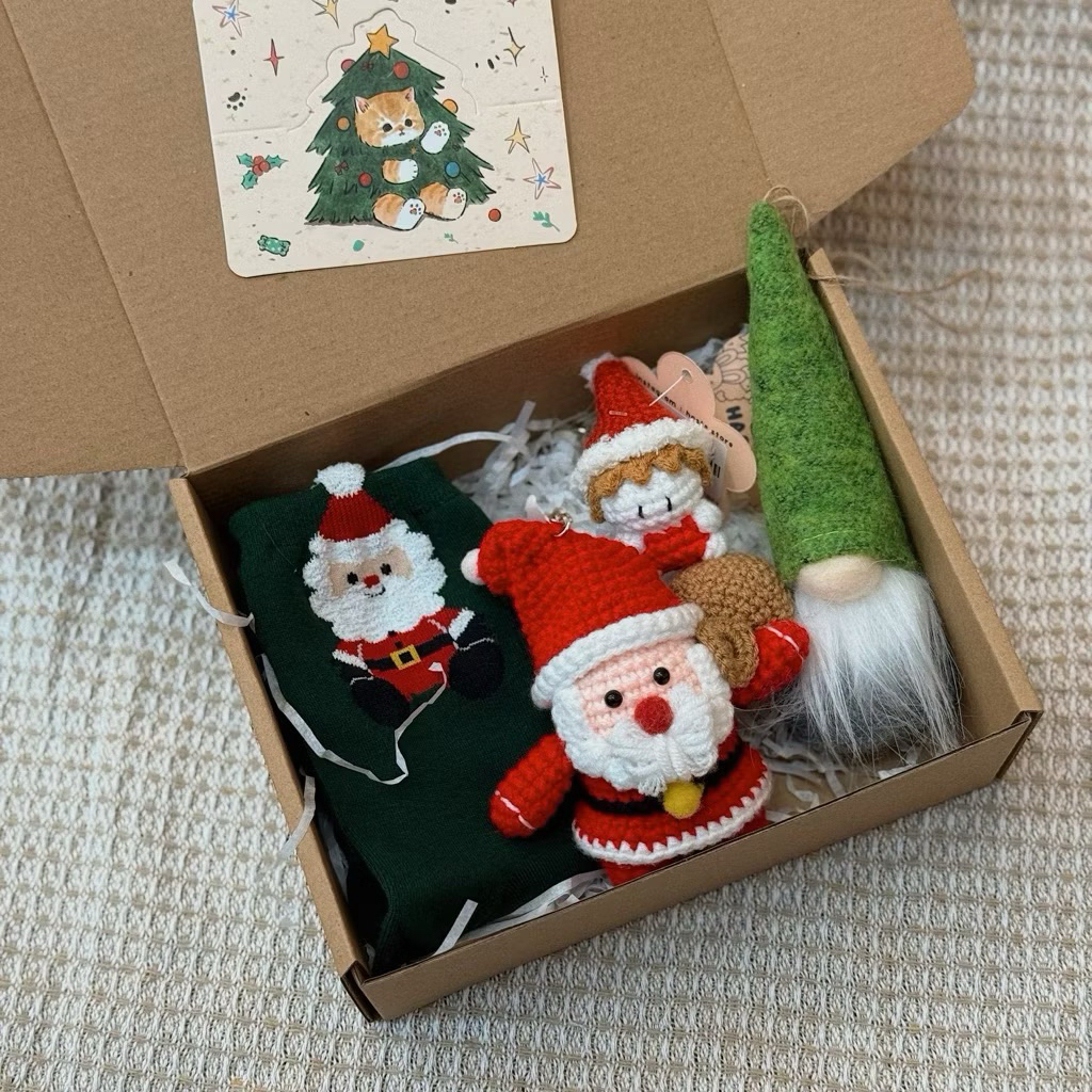[KÈM THIỆP] Set Quà Giáng Sinh Noel Tất Vớ Len Cổ Cao Móc Khoá Cây Thông Chú Lùn Tặng Bạn Bè Dễ Thương Made by Haste