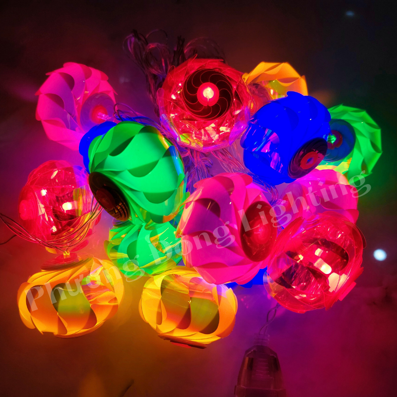 Lồng Đèn LED Tú Cầu 5m - 15 trái Có Phích cắm nối tiếp Trang trí Noel Lễ Tết Siêu Xinh