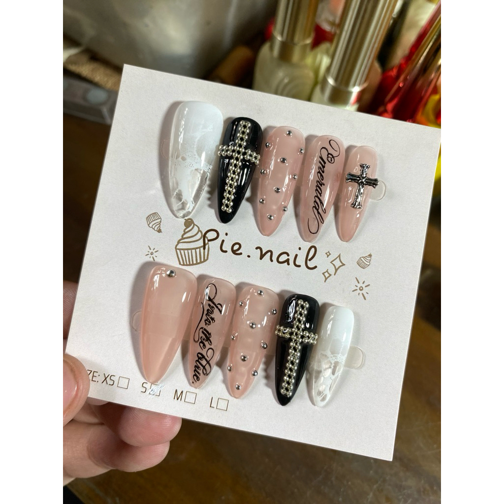 463. nailbox chữ, in ren