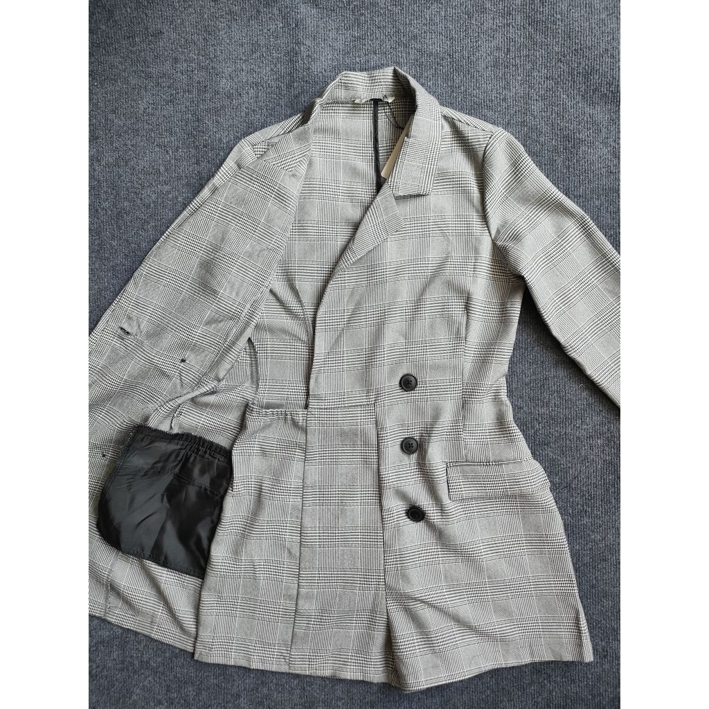 (BomoHouse) Jumpsuit cổ vest tay dài Stra* dư xịn (<55 kg).