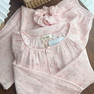 Đồ ngủ nữ tay dài quần dài – Pyjama vải xô muslin cổ tròn họa tiết | KNG.studio (Tặng kèm dây buộc tóc scrunchies)