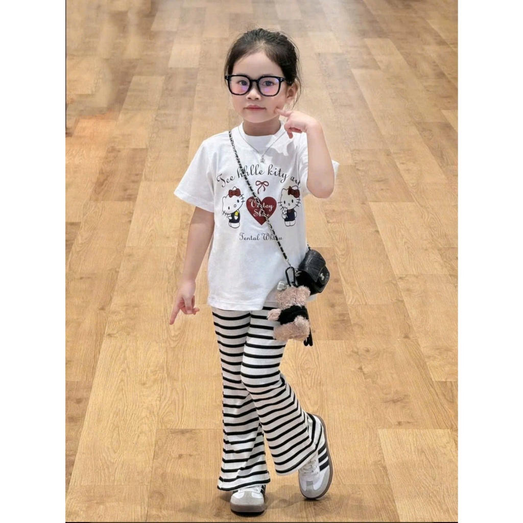 4-15 TUỔI Bộ quần áo trẻ em cộc tay in hellokitty chất vải tăm lạnh phối quần kẻ ống loe co giãn thoải mái M55