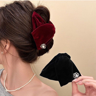 Kẹp tóc hình tam giác nhung hoa trà Hàn Quốc phụ kiện tóc nữ