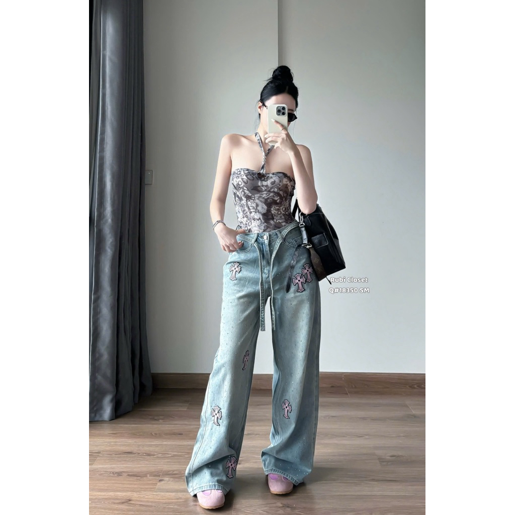 Quần jeans suông chrome hearts kèm dây đính đá