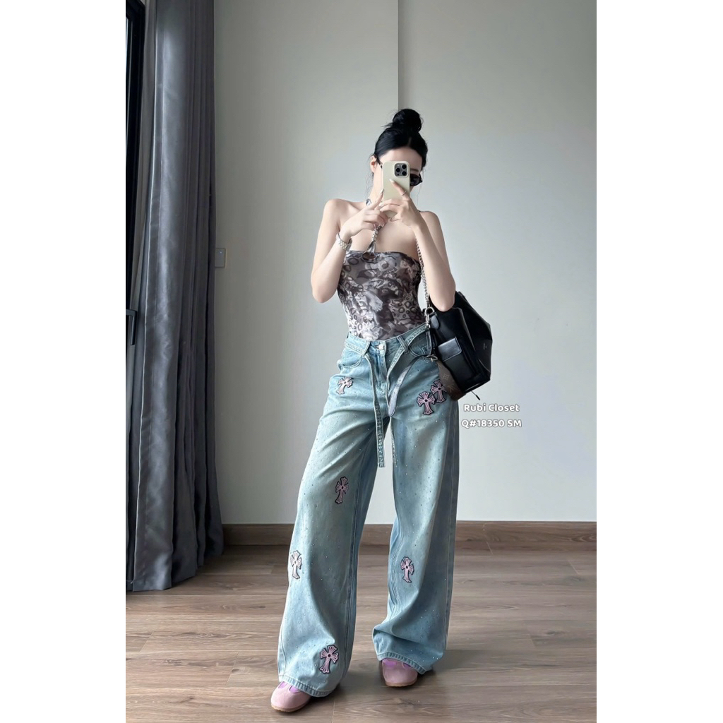 Quần jeans suông chrome hearts kèm dây đính đá