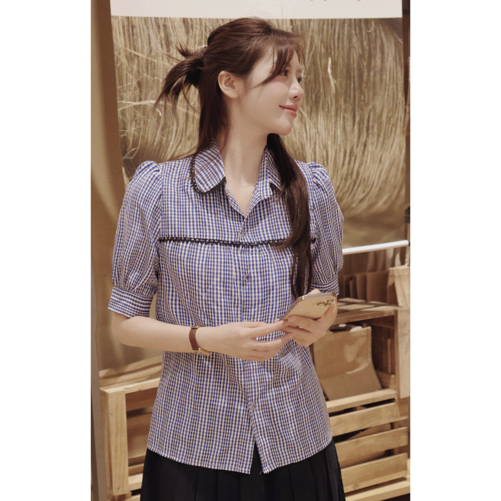 Áo Sơ Mi Kiểu Nữ Kẻ Xanh Tay Phồng Nhẹ, Thiết Kế Viền Ren Style Hàn Quốc HAAN Design SM612
