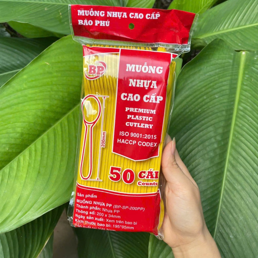 Gói 50 chiếc thìa cứng màu sắc dài 20cm dùng 1 lần cho quán trà chanh trà sữa chất liệu an toàn và bền đẹp