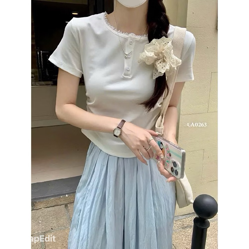 [Peinn] Áo thun cộc tay phối cúc cổ ren cách điệu phong cách nhẹ nhàng