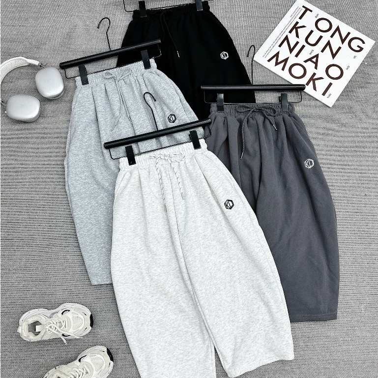 Quần nỉ cho bé trai IN KD, chất nỉ 2 DA, mềm mịn, không bai xù, DÁNG SUÔNG, NHÚM 2 BÊN, FORM RỘNG, Size từ 20-60kg