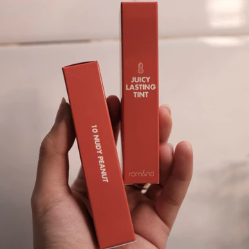 [SON CHIẾT][10 NUDY PEANUT] Son Tint bóng siêu lì, căng mọng cho môi Hàn Quốc RM Juicy Lasting Tint 5.5g