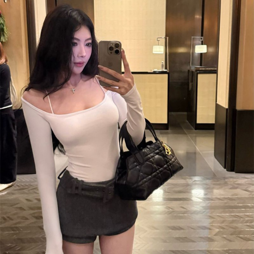 (Sẵn đen, trắng, đỏ size S)Áo hai dây lệch vai có mút ngực, phong cách “pure & sexy”, tay dàii as