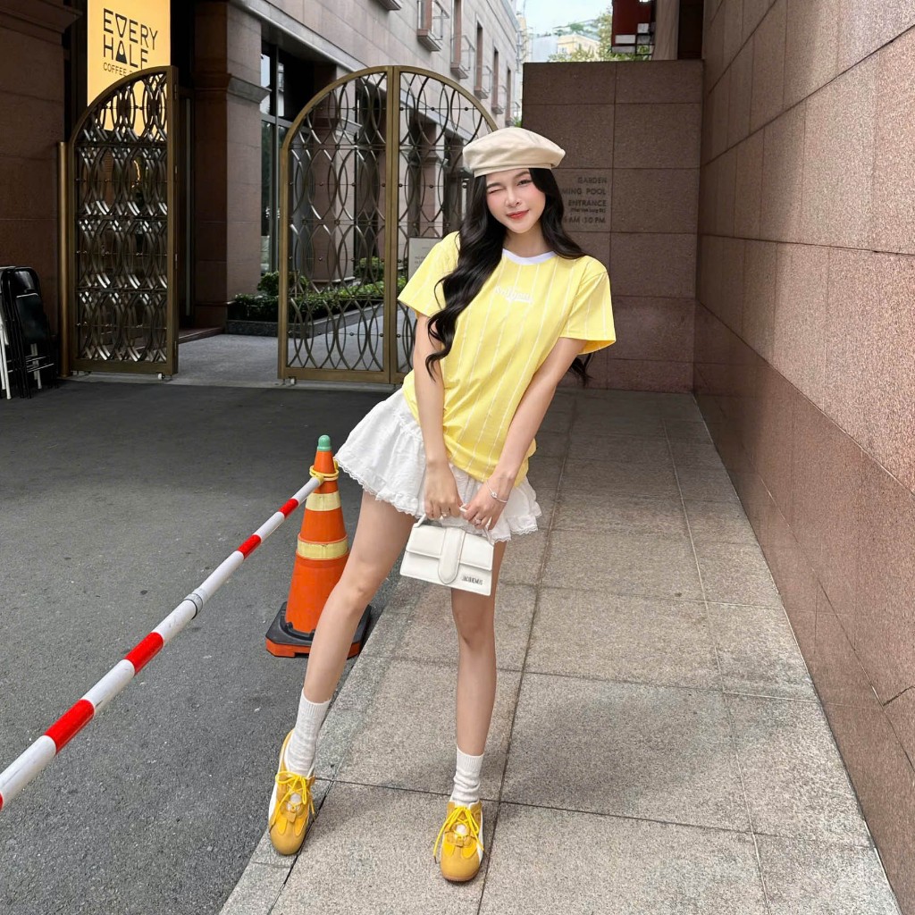 Áo Thun Mirage Phối Sọc Vàng Local Brand Chất 100% Cotton Mềm Mịn Thoáng Mát.
