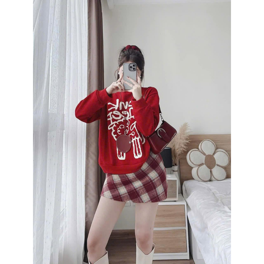 Set đồ nữ, đồ bộ nữ DONNA HCOM3642 áo nỉ bông in chữ mix chân váy kẻ caro đỏ siêu xinh