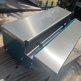 DỤNG CỤ  CẮT MÀNG BỌC THỰC PHẨM INOX – GIẢI PHÁP CẮT MÀNG NHANH GỌN CHO MỌI GIAN BẾP