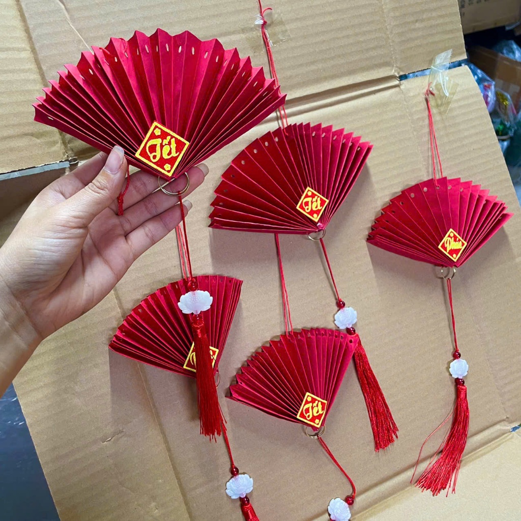 Set 5 quạt bán nguyệt treo rua  ngọc trang trí Tết có dây treo kèm chữ
