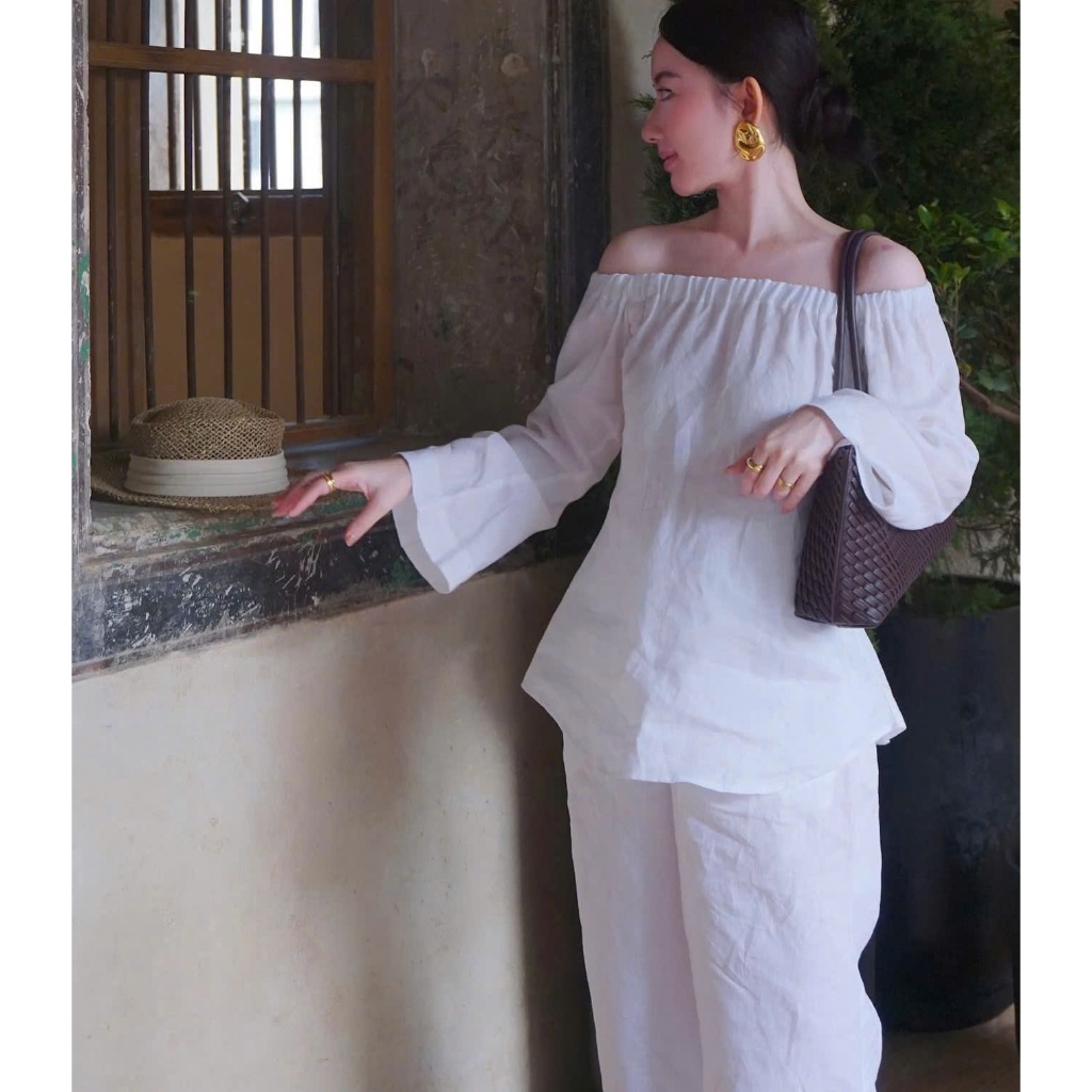 𝗥𝗼𝘆  A10  - Áo Linen trễ vai tay loe