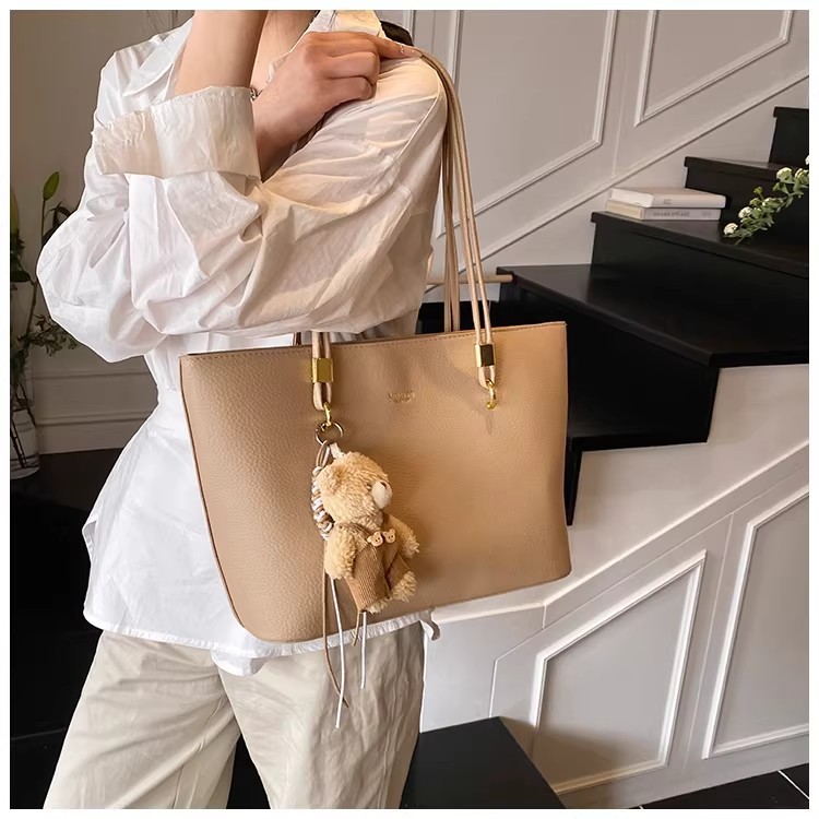XBREAK Túi Tote Nữ Dung Tích Lớn Phong Cách Tối Giản  - Tặng Kèm Móc Khóa Gấu Dễ Thương