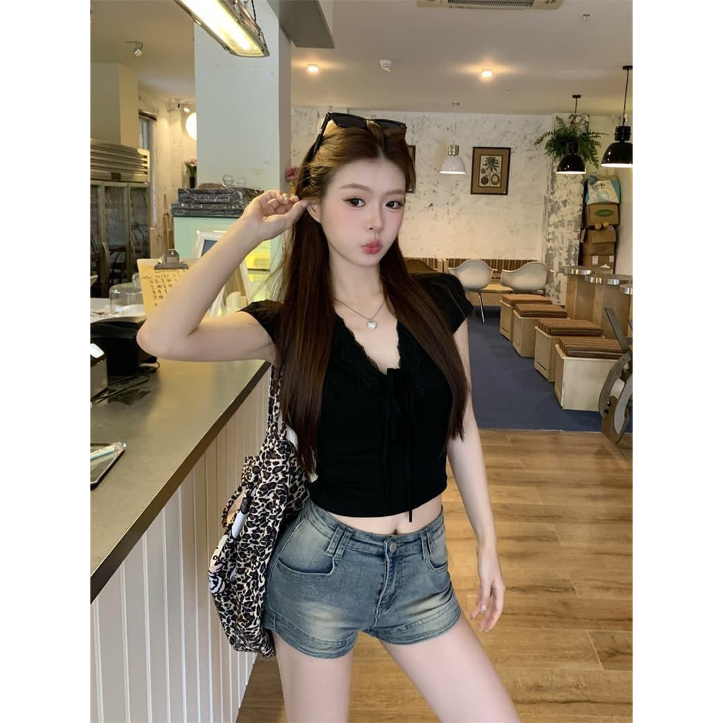 (Sẵn size S đen, trắng)Áo thun nữ tay ngắn phối ren buộc dây, dáng crop ôm body, phong cách gợi cảmm as