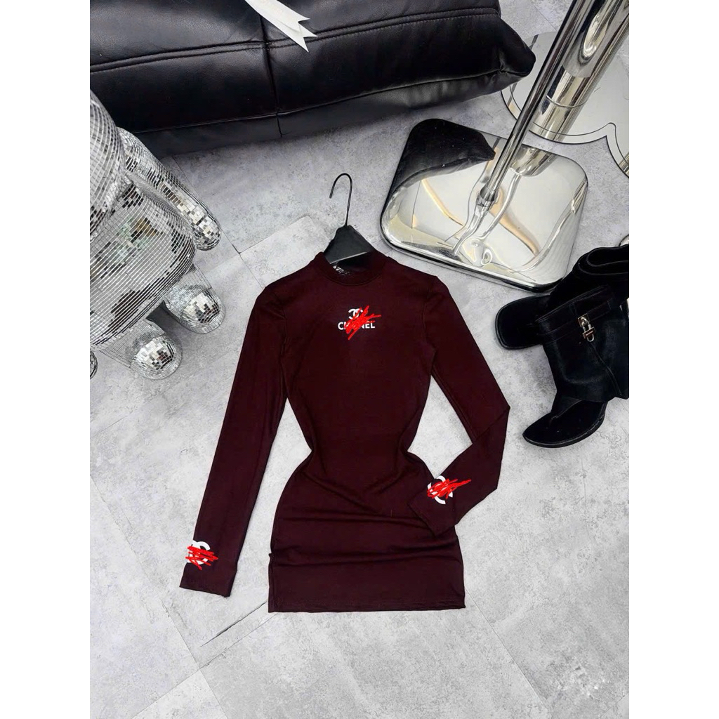 Đầm body dài tay in chữ dạo phố siu hách dáng
