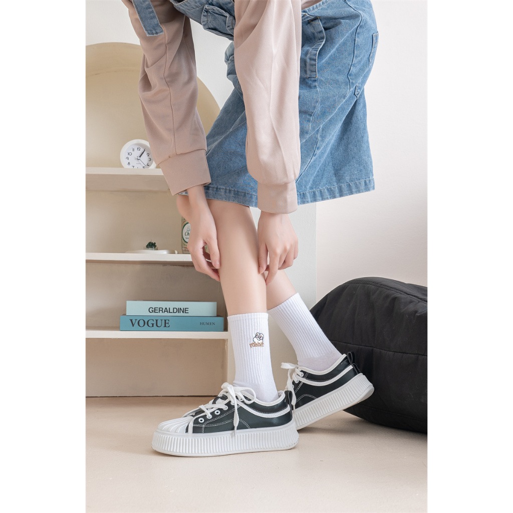 Vớ hình Thỏ cao cổ Nam Nữ phong cách thể thao, trẻ trung, năng động.