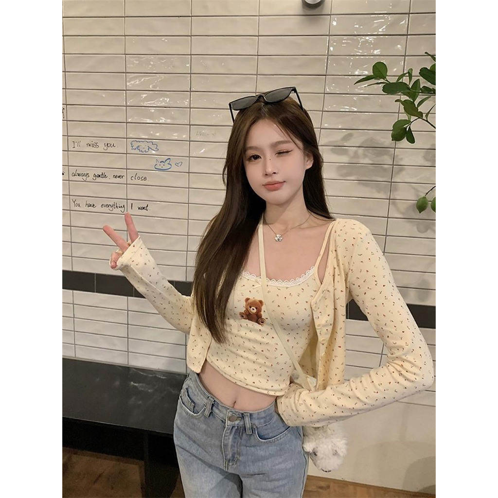 Set 2 món nữ cardigan ngắn hoa nhí + áo hai dây in gấu, dáng nhỏ, đầu xuân