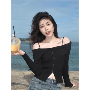 Áo len nữ trễ vai cổ ngang, cổ bẻ lớn, dáng ngắn ôm body, màu đen